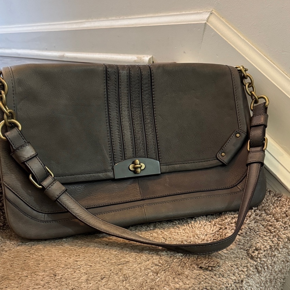 B. Makowsky Gray Leather Shoulder Bag